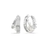 Aros tipo argolla con baño de rodio, adornados con circonitas Swarovski talla baguette y perlas Swarovski Crystal.