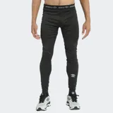 Calza térmica deportiva de ajuste ceñido, color negro, con cintura elástica personalizada con el logo de la marca y logo estampado en la pierna inferior.