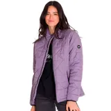 Campera Caterpillar acolchada color lila con cierre frontal, cuello alto y logo de la marca en la manga. Resistente al agua y al viento, con bolsillos inferiores con cierre y puños elasticados.