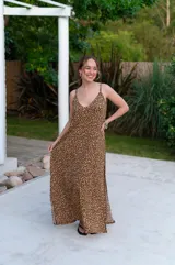 Vestido largo de viscosa con estampado animal print.