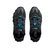 Championes de trail running Adidas Hyperturf Adventure, color negro con detalles en gris y acentos en azul petróleo. Presentan un diseño robusto con malla técnica, refuerzos sintéticos, sistema de ajuste rápido con cordón elástico y suela con tecnología Adiprene+ para mayor amortiguación.