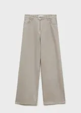 Jeans de tiro medio con diseño wide leg, confeccionados en algodón estilo tejano. Presentan cierre frontal con cremallera, cinco bolsillos y trabillas para cinturón.