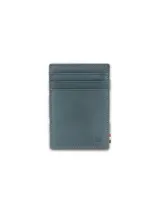 Billetera de cuero marrón con tarjetero y detalle de diseño minimalista.