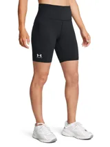 Short deportivo negro de tiro alto con logo Under Armour estampado en blanco en la pierna izquierda.