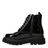 Botas de caña media estilo militar, color blanco hueso, con acabado de charol brillante y suela track gruesa de plataforma. Presentan cierre de cordones con ojales metálicos.