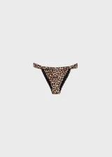 Braga de bikini con estampado animal print de leopardo, corte clásico y forro interior.