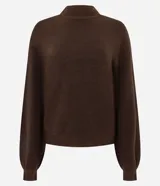 Suéter de punto color marrón chocolate, con cuello alto y mangas largas con puños ajustados. Presenta un diseño de corte corto y holgado.