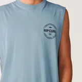 Musculosa Rip Curl Staple Muscle color celeste, sin mangas, con cuello redondo y pequeño estampado circular en el pecho.