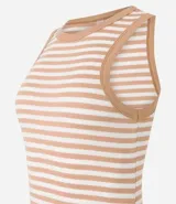 Vestido midi musculosa con rayas horizontales marrones y blancas.