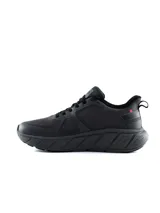 Championes deportivos Umbro modelo Bram, color negro con suela gruesa gris y cordones tono sobre tono.