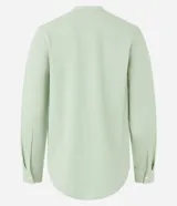 Camisa Marfinno de viscolino color verde menta, con escote en V, mangas largas y botonadura frontal.