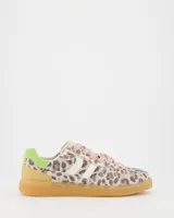 Zapatillas deportivas Coolway modelo Goal Light Leo, con estampado animal print, detalles en contraste de color, lengüeta de piel acolchada, forro de piel, cordones planos intercambiables, cuello acolchado, refuerzo de pespuntes en la puntera y suela flexible de goma.