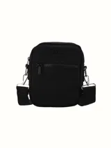 Bandolera pequeña color beige con cierre frontal y correa ajustable con logo de la marca estampado.