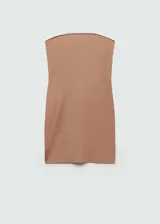Vestido corto entallado de escote palabra de honor, confeccionado en tejido elástico.