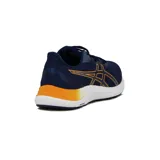 Championes Asics Gel-Excite 8 para running, en color azul marino con detalles en naranja y suela blanca con tecnología AmpliFoam.