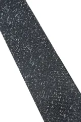 Corbatín Florenzi color fucsia con patrón geométrico en relieve, ideal para ocasiones formales.