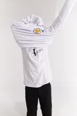 Buzo blanco de algodón con estampa en el pecho de una palmera y la frase "Tropical Loneliness - Indo Expedition".