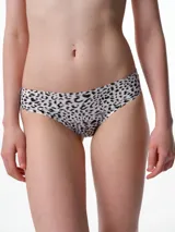 Bombacha tipo bikini de microfibra con estampado animal print, corte láser y tiro medio.