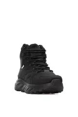 Bota de trekking Ecko modelo Force, color marrón con detalles en negro, blanco y naranja. Cuenta con suela dentada y cordones con ganchos metálicos en la parte superior.