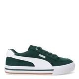 Championes urbanos Puma modelo Court Classic Vulc, de corte bajo, confeccionados en material textil color negro con la icónica franja lateral de la marca en blanco. Presentan una suela vulcanizada blanca con detalles en negro y una línea color caramelo en la base.