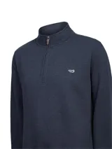 Buzo de tejido de punto color azul marino jaspeado, con cuello alto y cierre frontal parcial. Presenta un pequeño logo bordado en el pecho.