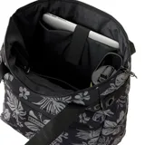 Bolso de mano Rip Curl Weekend Travel 26L Tote, color negro con estampado de flores grises. Tiene doble asa de mano con logo de la marca y cierre superior.