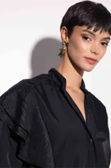 Aros colgantes con forma de tucán con detalles de strass de colores.