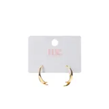Aros tipo argolla con diseño cruzado en acabado dorado brillante.