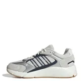 Championes urbanos Adidas modelo Crazychaos 2000, con diseño técnico en tonos blanco, gris y azul marino. Presentan una combinación de malla transpirable y superposiciones de material sintético y gamuza, con la icónica amortiguación Cloudfoam en la entresuela y suela de goma color caramelo.