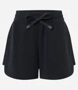 Bermuda deportiva femenina modelo runner, color negro, con cintura elástica ajustable con lazo, bolsillos laterales y aberturas laterales. Confeccionada en tejido de media malla.