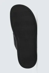 Sandalia plana de cuero negro con dos tiras anchas cruzadas en el empeine y plantilla anatómica.