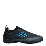 Championes de fútbol Umbro Belix TF para hombre, de color negro con detalles en gris y un llamativo logo azul iridiscente en el lateral. Diseño sin cordones con empeine de tejido elástico y suela de goma con tapones multitaco para césped sintético.