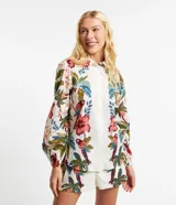 Camisa de manga larga confeccionada en algodón cambraia texturizado con estampa floral.