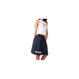Falda corta azul marino de Eme Studios, con cintura elástica fruncida, detalle de botones frontales falsos imitando bóxer y estampado con el nombre de la marca en blanco en el bajo.