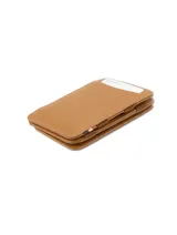 Billetera tipo tarjetero de cuero sintético color verde oscuro, con costuras visibles y el nombre "Hunterson" grabado en la parte inferior. Posee un bolsillo frontal donde se asoma una tarjeta de crédito.