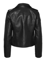 Chaqueta biker negra de cuero sintético con cuello de motociclista, mangas largas, cierre con cremallera y bolsillos delanteros.