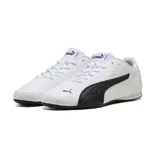 Championes Puma modelo Catch, de diseño deportivo en color rojo con detalles en negro, incluyendo la franja característica de la marca en el lateral y el logo en la puntera.