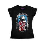 Remera negra de corte entallado con estampa frontal del personaje Puro Hueso de Las Sombrías Aventuras de Billy y Mandy, luciendo una camisa hawaiana y sosteniendo una taza de café.