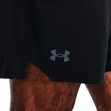 Short deportivo Under Armour negro de tejido ligero y transpirable de secado rápido, con cintura elástica con logo y bolsillos laterales.