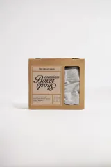 Boxer de algodón premium de corte clásico, presentado en caja de cartón.