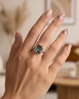 Anillo de plata 925 con piedra topacio místico de corte rectangular en engaste bisel.