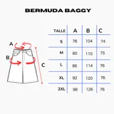 Bermuda de jean negra, corte ancho y largo hasta la mitad de la pantorrilla (3/4).