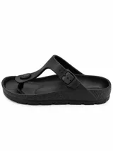 Sandalias de dedo color negro, con diseño anatómico y tira ajustable lateral con hebilla.
