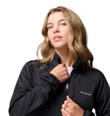 Campera polar de mujer Columbia Essential Hike Grid color negro, con cierre frontal completo, cuello alto y bolsillos laterales. Cuenta con tecnología Omni-Wick para absorber la humedad y mantener la comodidad.