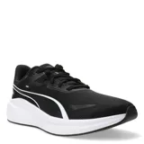 Championes de running Puma Skyrocket Lite, color negro con detalles en blanco. Presentan una parte superior de malla transpirable, cierre con cordones y suela de goma blanca con tecnología de amortiguación.