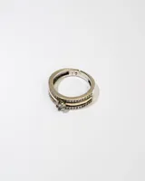 Anillo de plata 925 con dublé de oro y circonias blancas.