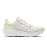 Championes New Balance para dama, modelo 1080 V13, color blanco con detalles en gris y amarillo, ideales para running.
