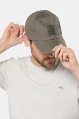 Gorra de béisbol azul de lona con logo en el frente.