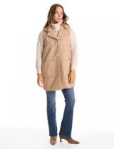 Chaleco largo de paño marca Barrington, color negro, con cuello solapa, cierre frontal con botones y bolsillos delanteros aplicados.