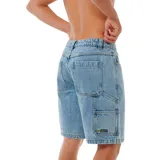 Bermuda de jean Rip Curl modelo Super Computer Denim 21", color celeste, con bolsillos laterales y traseros, presillas para cinto y cierre frontal con botón y cremallera.